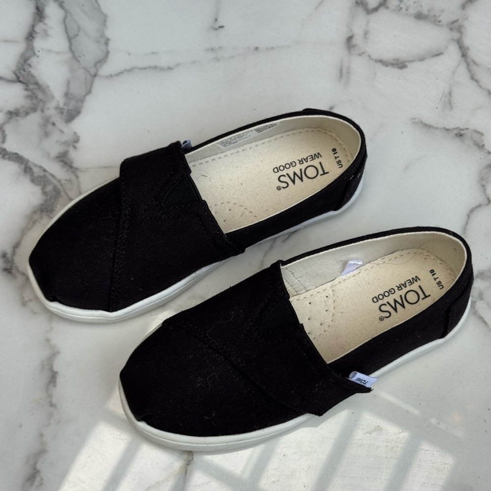 NWOT TOMS Kids Black Canvas Sneakers - Picture 3 of 8